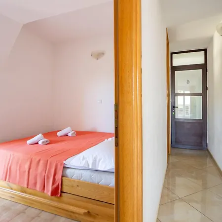Apartment By The Sea Lokva Rogoznica, Omis - 24321 *